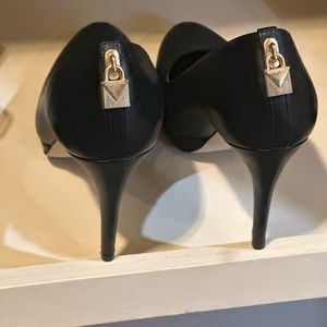 Michael Kors heels black size 6